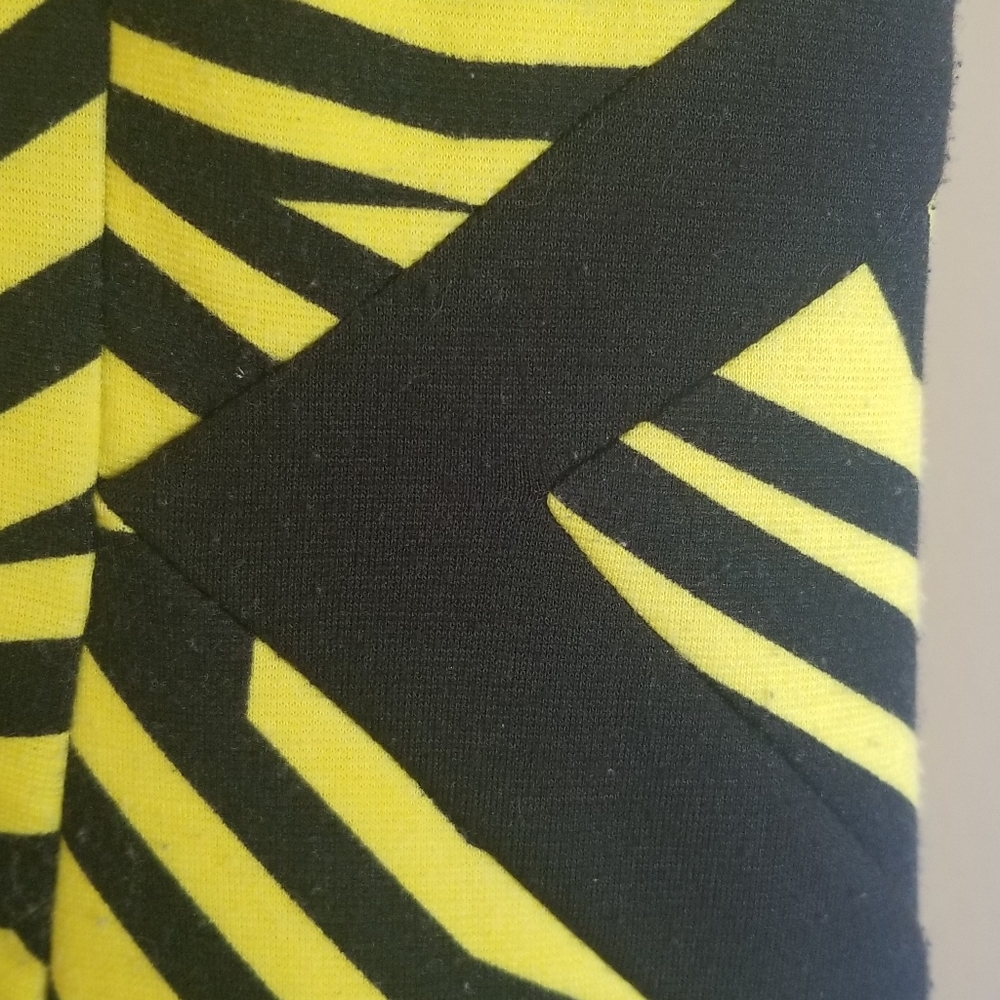 Yellow & Black Geo Dress - Picture 3 of 5